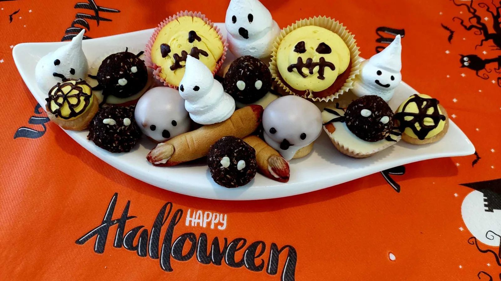 Halloween stay with animators