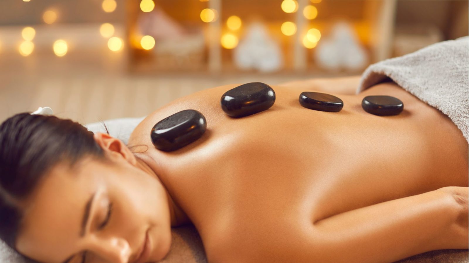 Masáž lávovými kameňmi