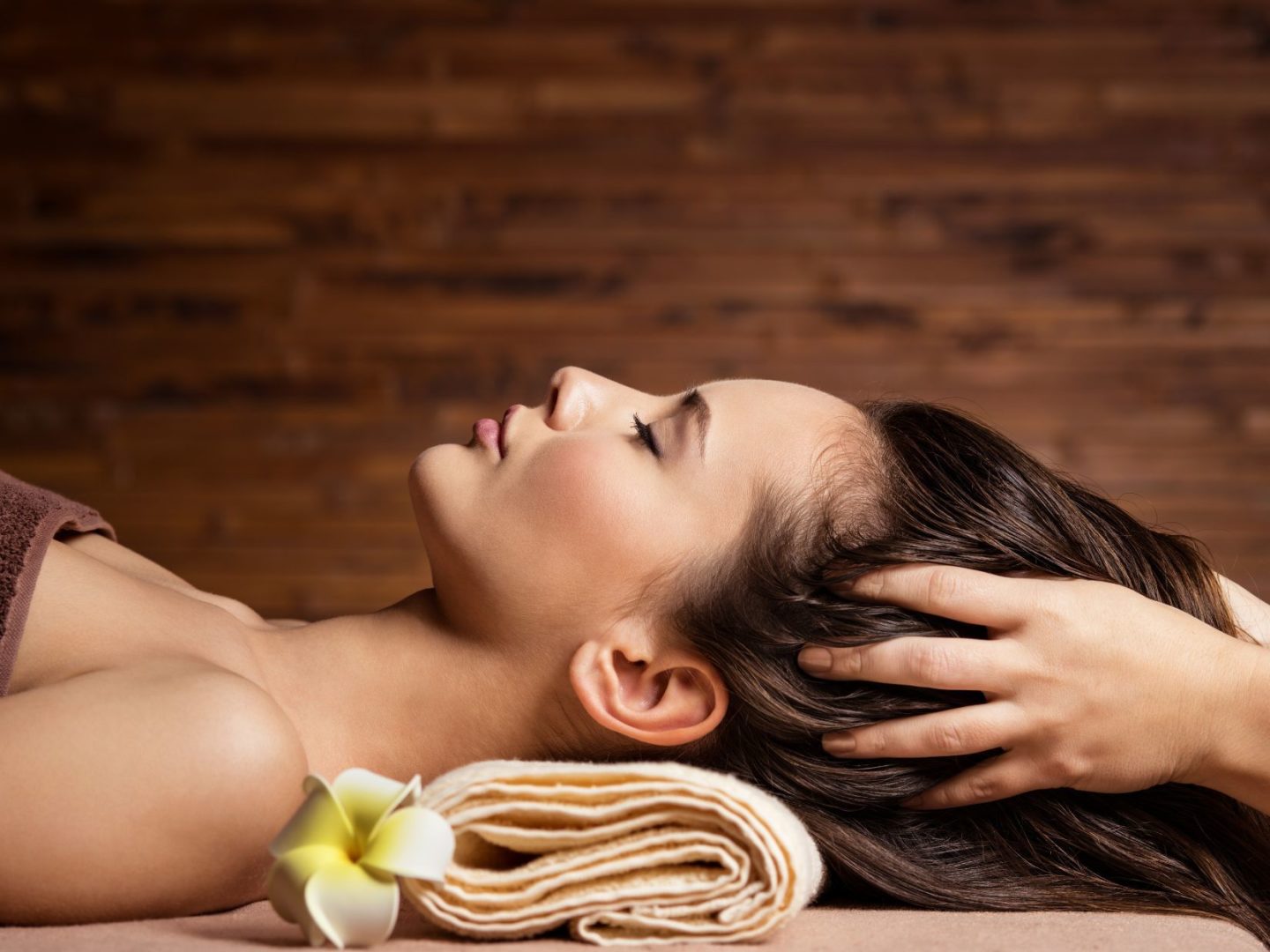 Champi – indická masáž hlavy