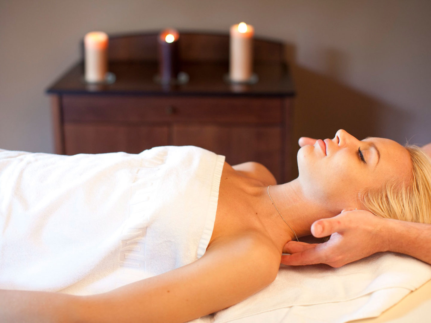 Champi – indická masáž hlavy