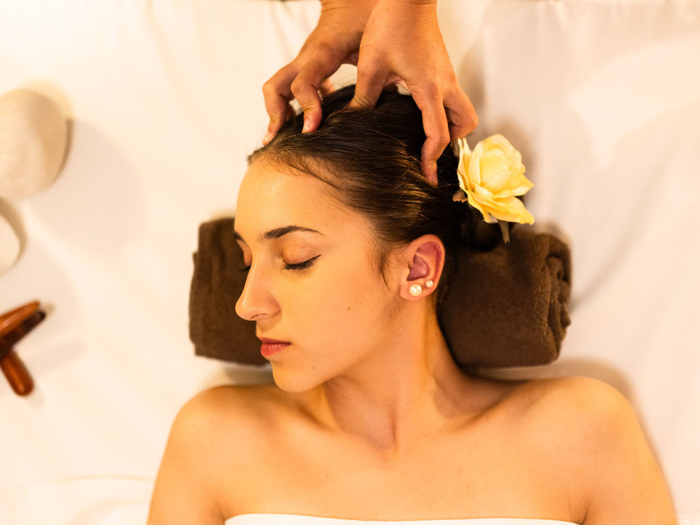 Masáž šije, hlavy a tváre