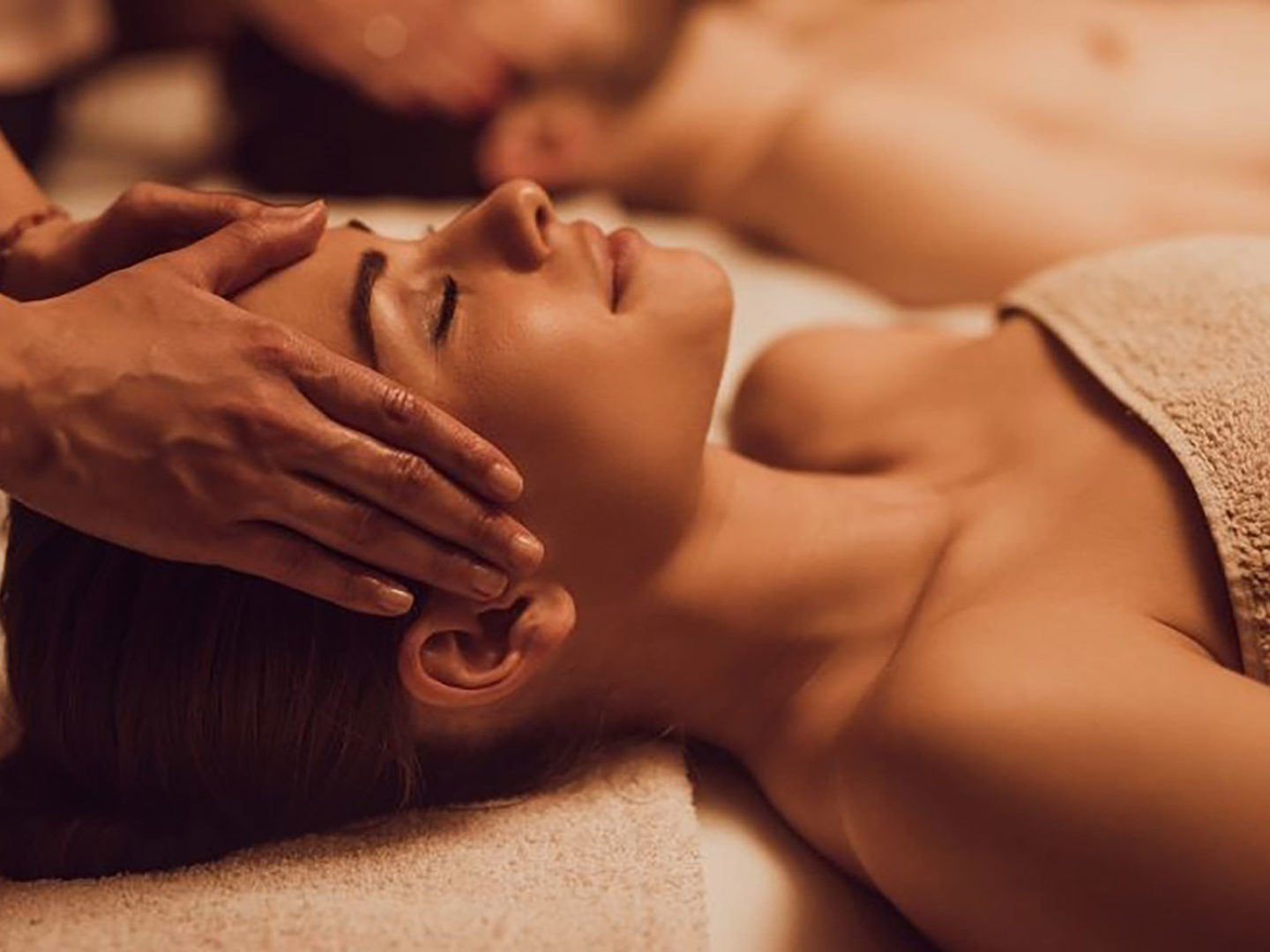 Masáž šije, hlavy a tváre