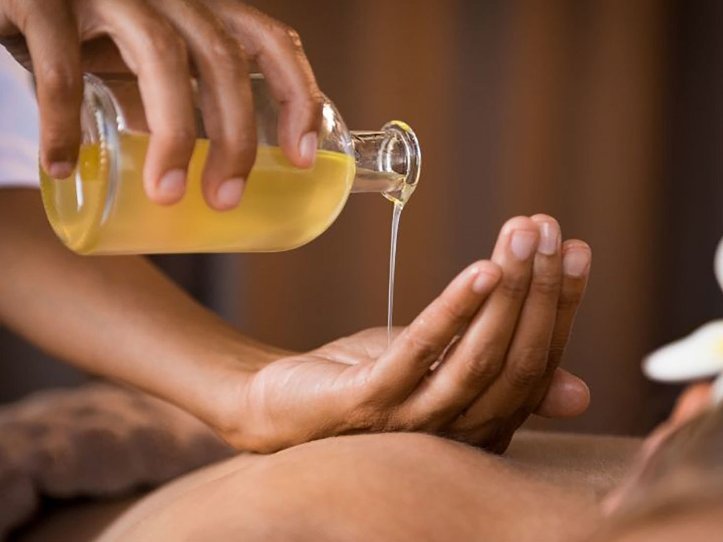 Thajská olejová masáž
